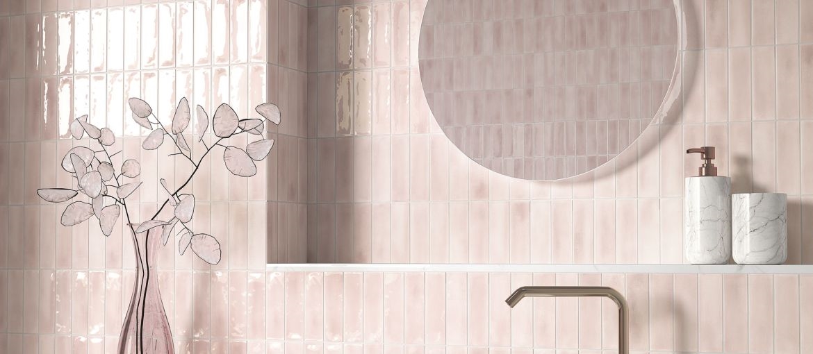 Mileniálská růžová je zpátky v interiéru