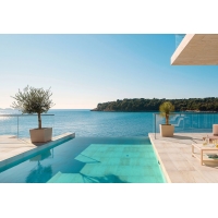 Mythos Pool